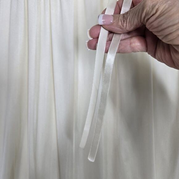 VTG Gilead Peignor Robe Sz L Ivory Satin Lace Accents High Neck Button - Picture 6 of 14